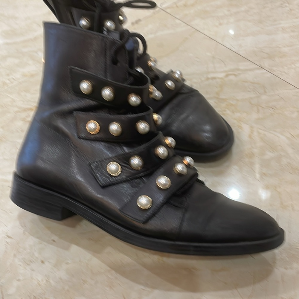 Zara black boots with pearls